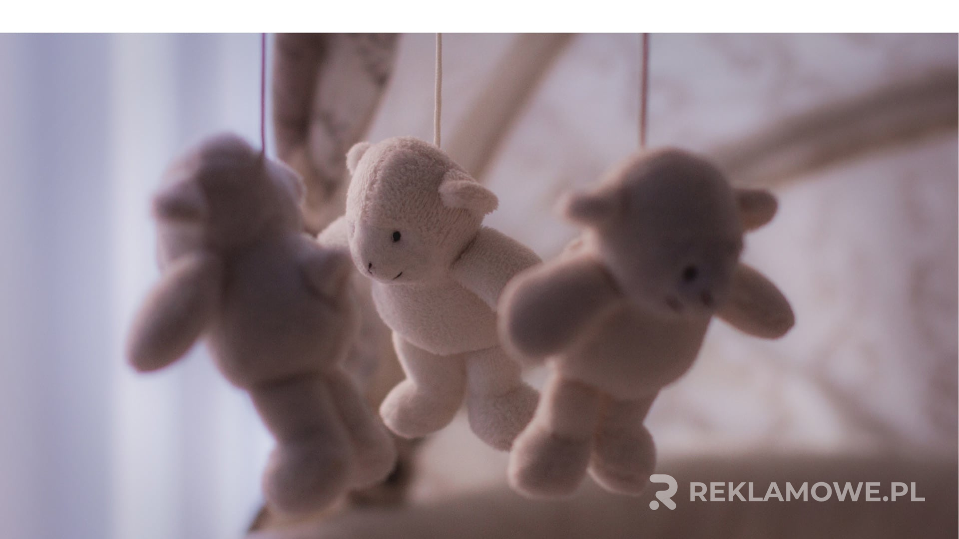 Maskotka reklamowa jako upominek dla klientów – zalety i zastosowania