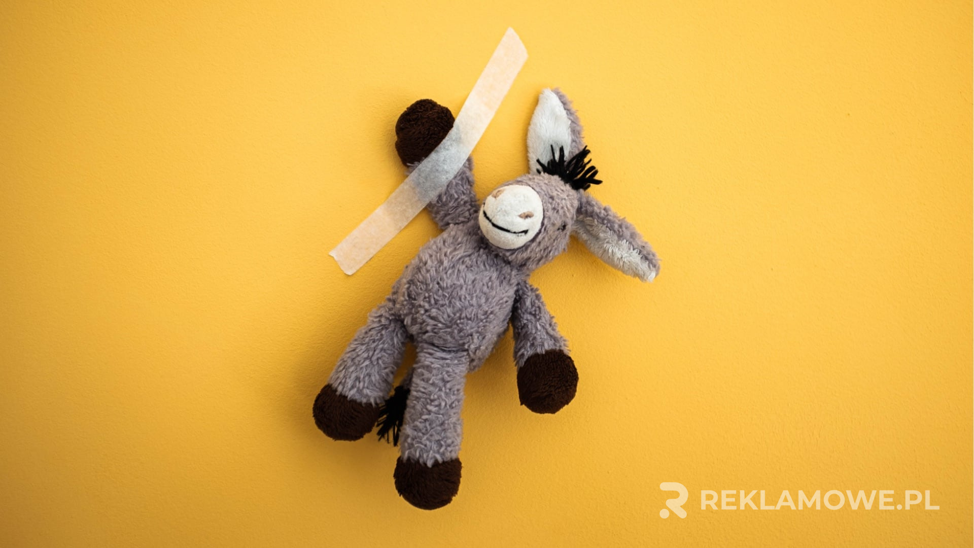 Jak maskotki reklamowe wpływają na lojalność klientów Maskotka reklamowa promująca markę